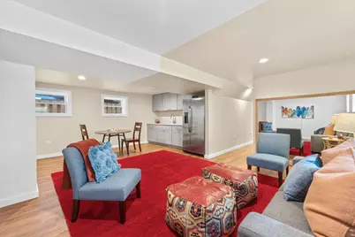 2125 W Greenleaf Avenue, Chicago, IL 60645 - Photo 29