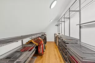 2125 W Greenleaf Ave, Chicago, IL 60645 - Photo 21