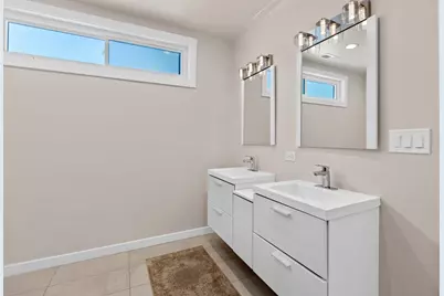 2125 W Greenleaf Avenue, Chicago, IL 60645 - Photo 19