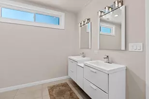 2125 W Greenleaf Ave, Chicago, IL 60645 - Photo 19