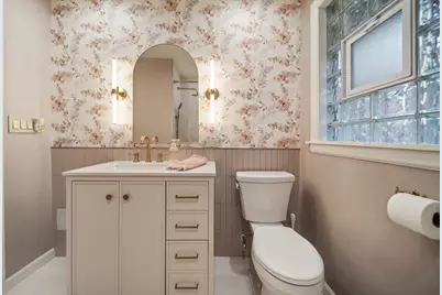 1927 N 76th Avenue, Elmwood Park, IL 60707 - Photo 9
