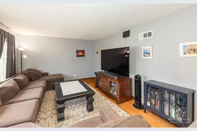 411 E Weathersfield Way, Schaumburg, IL 60193 - Photo 7