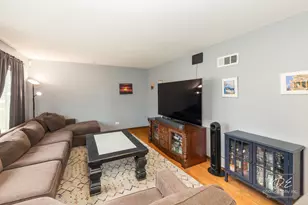 411 E Weathersfield Way, Schaumburg, IL 60193 - Photo 7