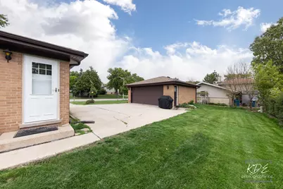 411 E Weathersfield Way, Schaumburg, IL 60193 - Photo 19