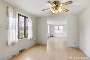 42177 N Lake Ave, Antioch, IL 60002 - Photo 7