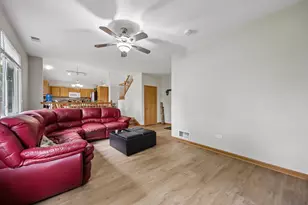 6102 Oldcreek Ln, Joliet, IL 60431 - Photo 7