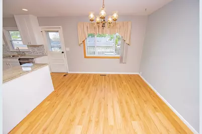 309 Hale Avenue, Romeoville, IL 60446 - Photo 7