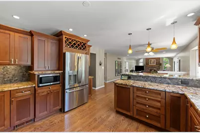 11019 Shenandoah Drive, Orland Park, IL 60467 - Photo 9