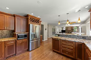 11019 Shenandoah Dr, Orland Park, IL 60467 - Photo 9