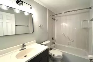 102 Tonset Ct, Schaumburg, IL 60193 - Photo 7