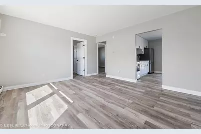 7653 S Roberts Road, Bridgeview, IL 60455 - Photo 3