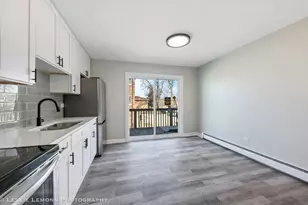 7653 S Roberts Rd, Bridgeview, IL 60455 - Photo 9