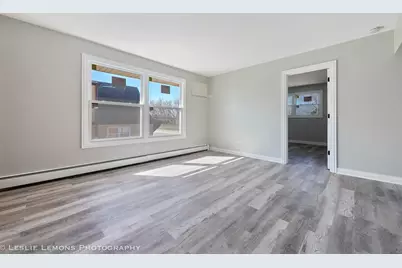 7653 S Roberts Road, Bridgeview, IL 60455 - Photo 5