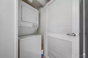 1720 Maple Ave, Evanston, IL 60201 - Photo 15
