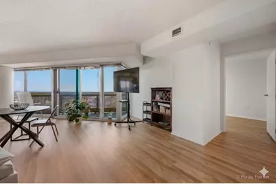 1720 Maple Avenue #2460, Evanston, IL 60201 - Photo 3