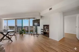 1720 Maple Ave, Evanston, IL 60201 - Photo 3