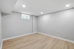 2724 W Jerome St, Chicago, IL 60645 - Photo 29