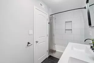 2724 W Jerome St, Chicago, IL 60645 - Photo 17