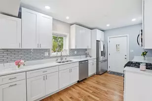 2724 W Jerome St, Chicago, IL 60645 - Photo 9