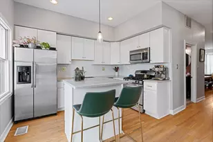 2911 N Washtenaw Ave, Chicago, IL 60618 - Photo 7