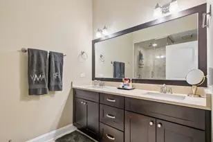2853 N Halsted St, Chicago, IL 60657 - Photo 9