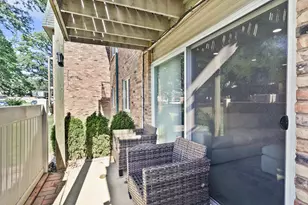 9954 S 84th Terrace, Palos Hills, IL 60465 - Photo 5