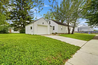 907 N Allin Street, Bloomington, IL 61701 - Photo 5
