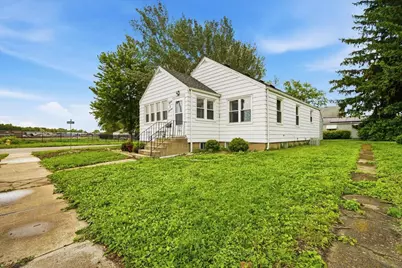 907 N Allin Street, Bloomington, IL 61701 - Photo 3