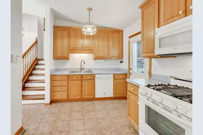 394 Pine Grove Avenue, Gurnee, IL 60031 - Photo 7