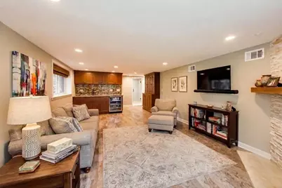 1311 E Woodford Place, Arlington Heights, IL 60004 - Photo 9