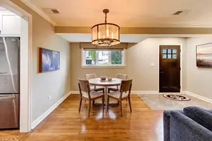 1311 E Woodford Pl, Arlington Heights, IL 60004 - Photo 5
