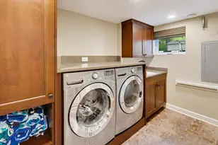 1311 E Woodford Pl, Arlington Heights, IL 60004 - Photo 13