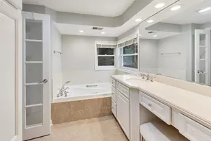 1311 E Woodford Pl, Arlington Heights, IL 60004 - Photo 17