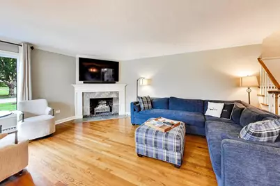 1311 E Woodford Place, Arlington Heights, IL 60004 - Photo 3