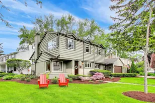 1311 E Woodford Pl, Arlington Heights, IL 60004 - Photo 1