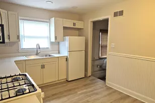 910 Cleary Ave, Joliet, IL 60435 - Photo 3