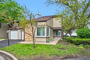 554 Alton Ct, Carol Stream, IL 60188 - Photo 1