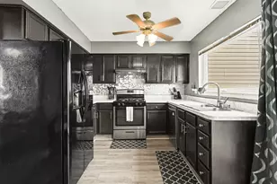 554 Alton Ct, Carol Stream, IL 60188 - Photo 5