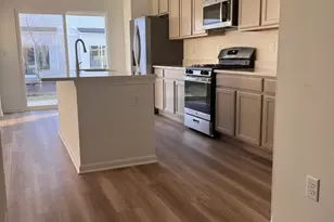 302 Kingsport Dr, South Elgin, IL 60177 - Photo 7