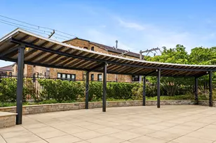 3930 N Pine Grove Ave, Chicago, IL 60613 - Photo 25