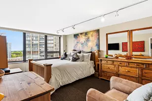 3930 N Pine Grove Ave, Chicago, IL 60613 - Photo 15