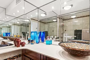 3930 N Pine Grove Ave, Chicago, IL 60613 - Photo 19