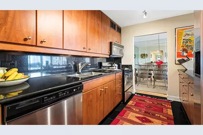 3930 N Pine Grove Avenue #1211, Chicago, IL 60613 - Photo 5