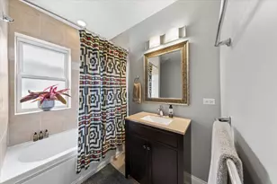 7409 N Hoyne Ave, Chicago, IL 60645 - Photo 19