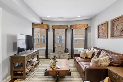 7409 N Hoyne Avenue #3, Chicago, IL 60645 - Photo 3
