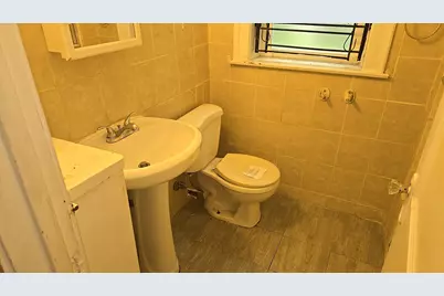 7627 S Bennett Avenue, Chicago, IL 60649 - Photo 9