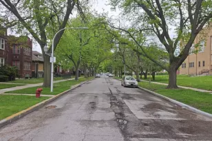 7627 S Bennett Ave, Chicago, IL 60649 - Photo 5