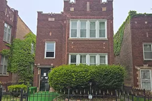 7627 S Bennett Ave, Chicago, IL 60649 - Photo 1