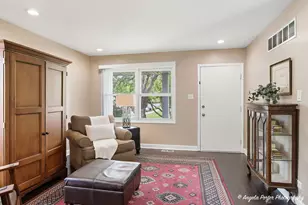 2323 Oxhill Ct, Schaumburg, IL 60194 - Photo 5