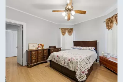 6710 N Artesian Avenue, Chicago, IL 60645 - Photo 9